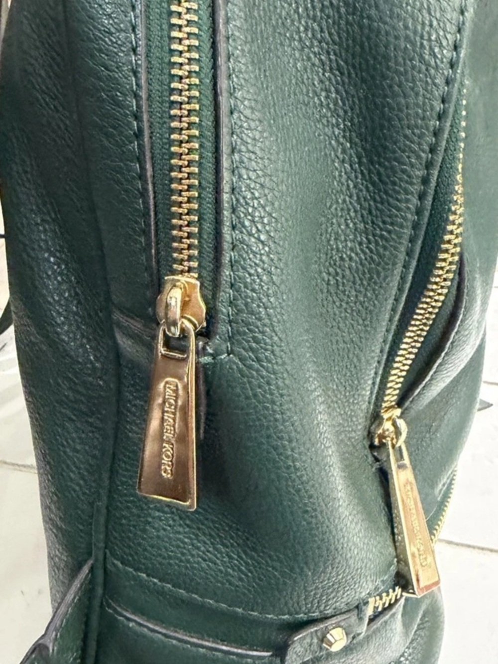Michael Kors Green Pebbled Leather Backpack Gold Hardware Zipper Inner pocket - Picture 4 of 10